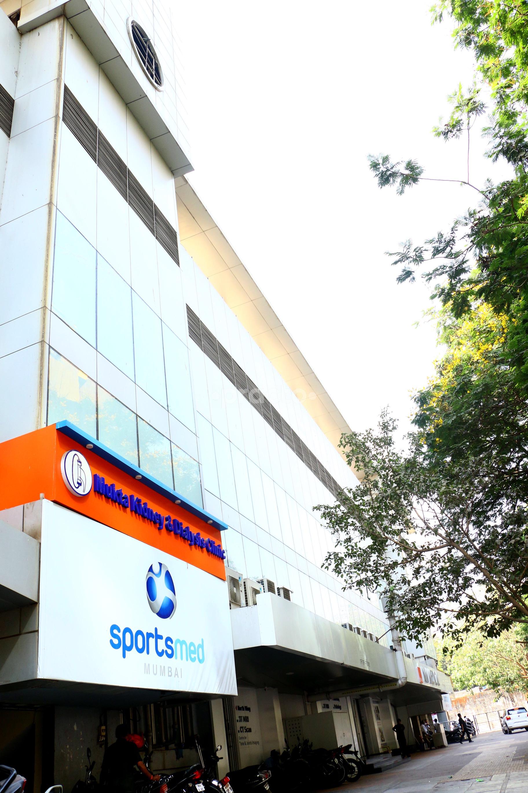 Entrance at Mukta Kidney and Dialysis Company Prabhadevi Mumbai