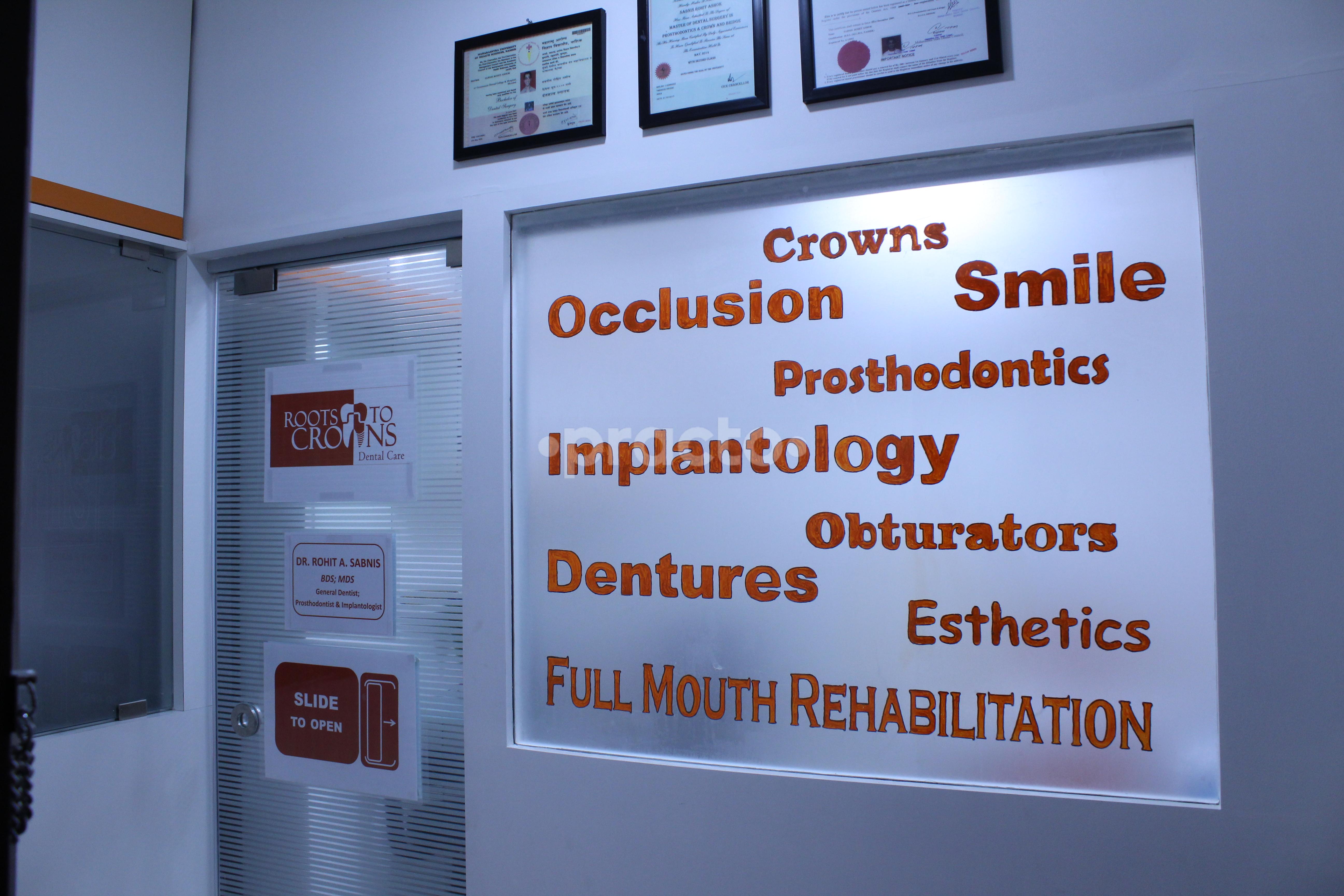 Reception at Roots to Crowns Dental Care Kasarvadavali Thane