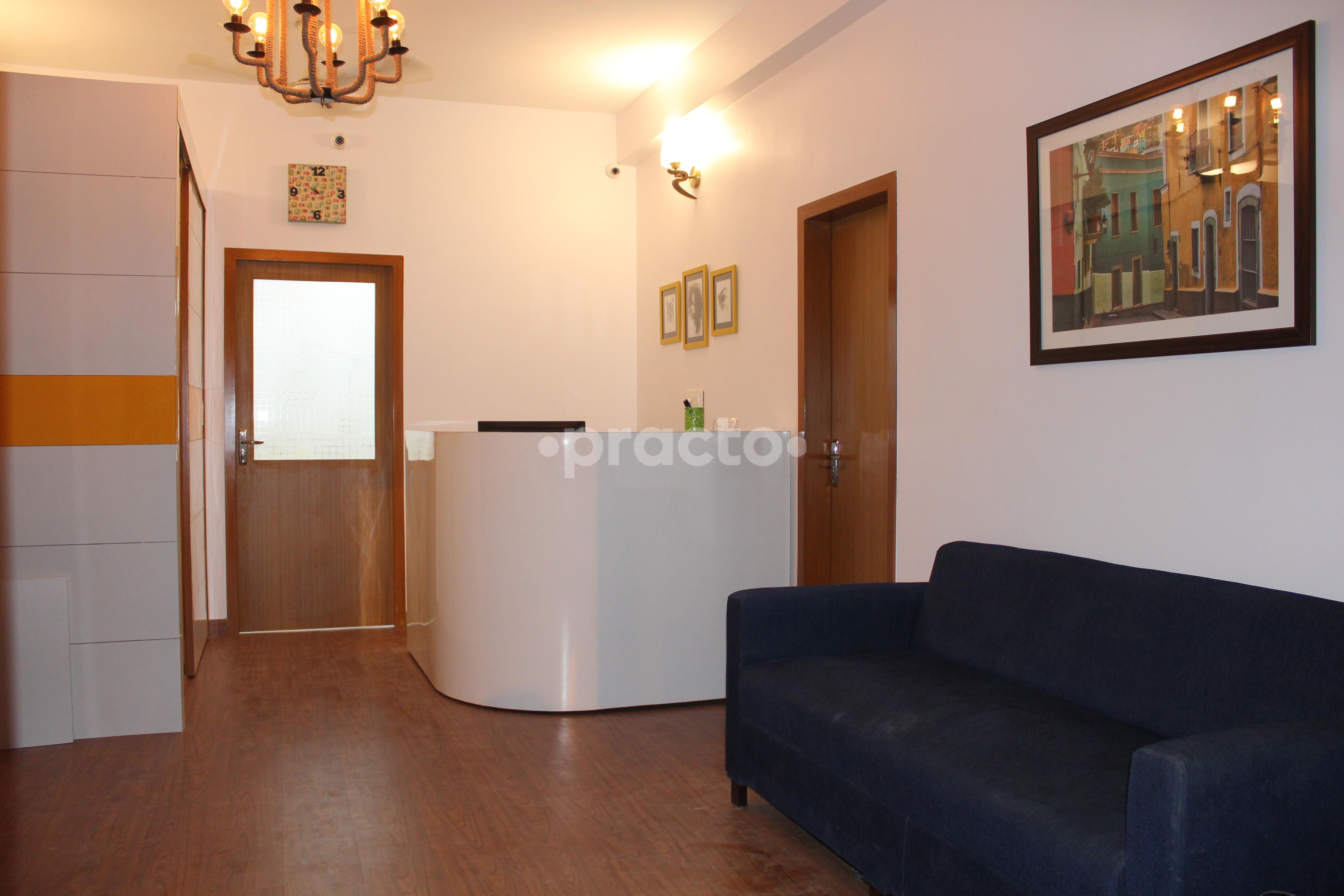 Waiting Area at Whiteys Dental Sector 31 Noida