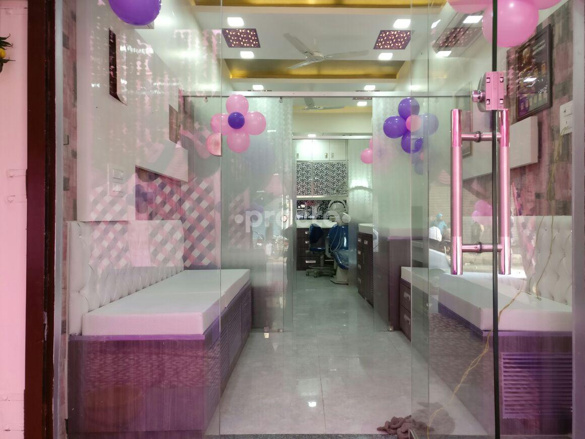 Reception at Garg Dental & Gastro Liver Clinic Krishna Nagar Delhi