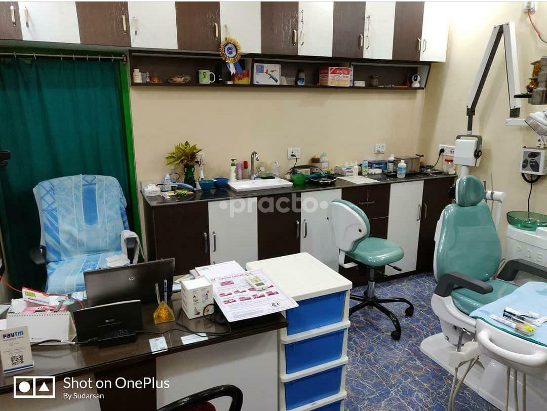 Consultation Room at 32 Pearls Dental & MaxilloFacial Surgery Clinic Shibpur Howrah