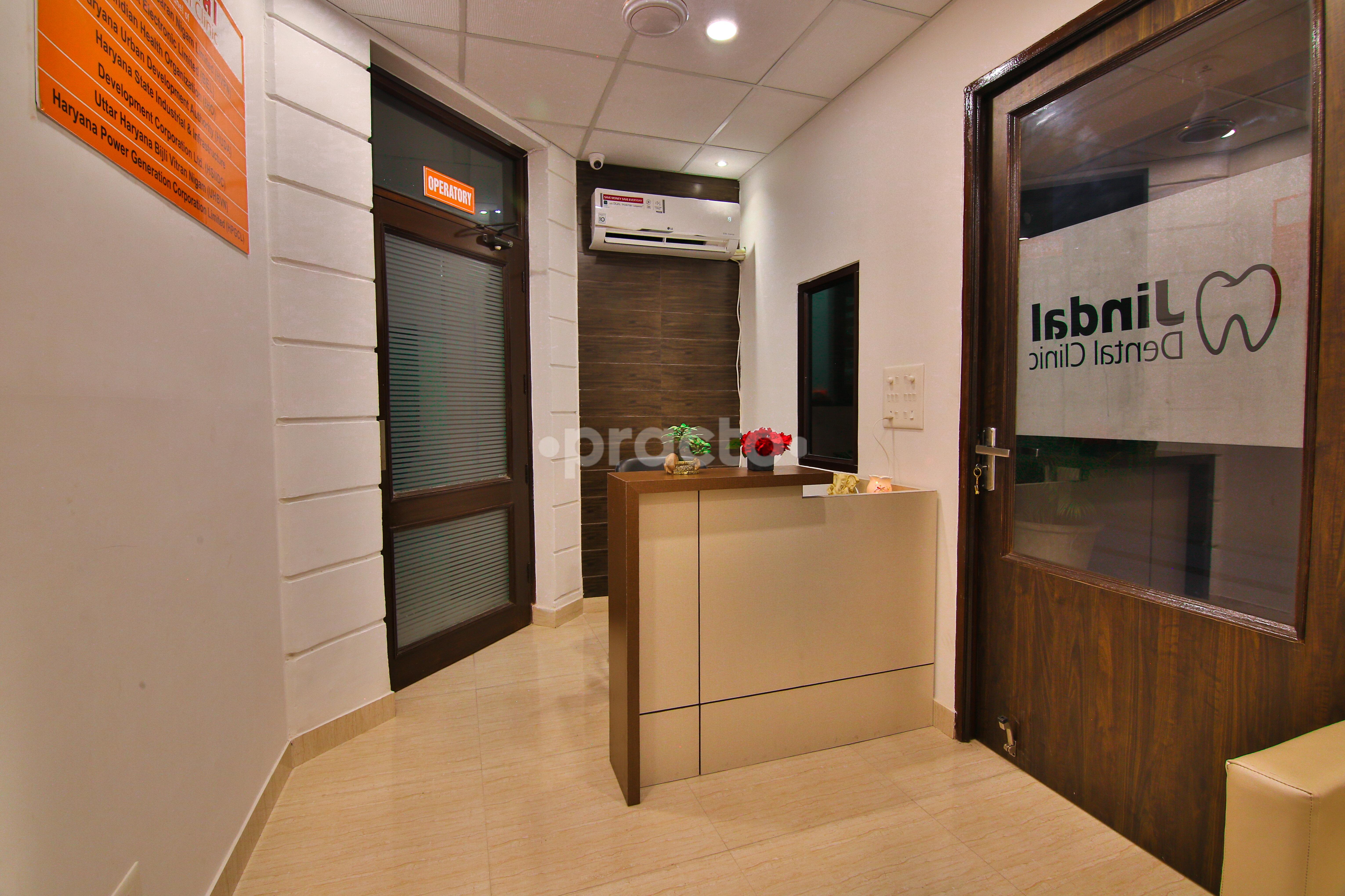 Reception at Jindal Dental Clinic Sector-12 Panchkula