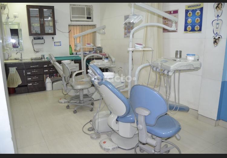 Entrance at Khetarpal Dental Care Vishnu Garden Delhi