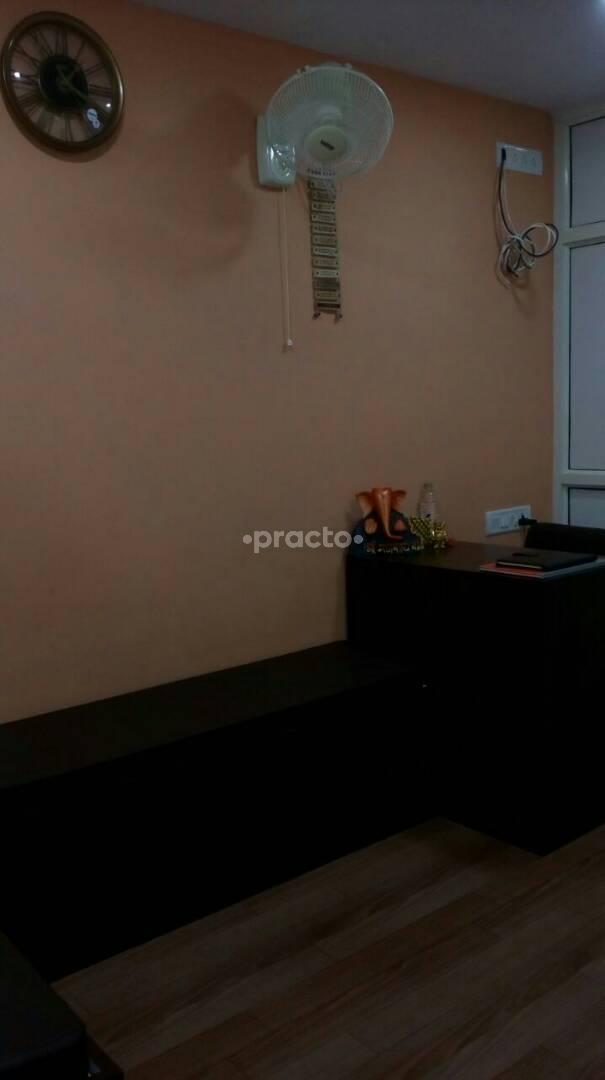 Reception at Enlive - Cosmetologist & Naturopath Kandivali West Mumbai
