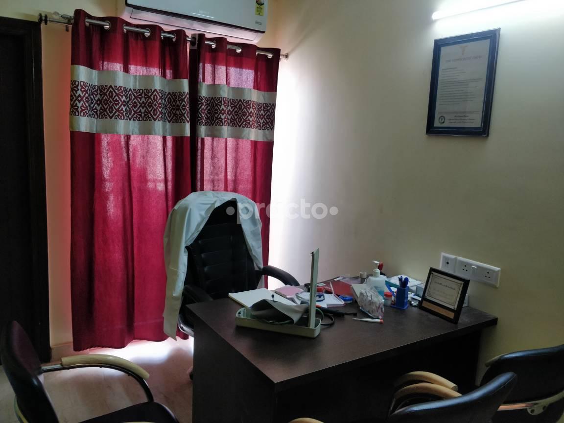 OPD/Ward at Dr Kumar's  Family Clinic Sector 75 Noida