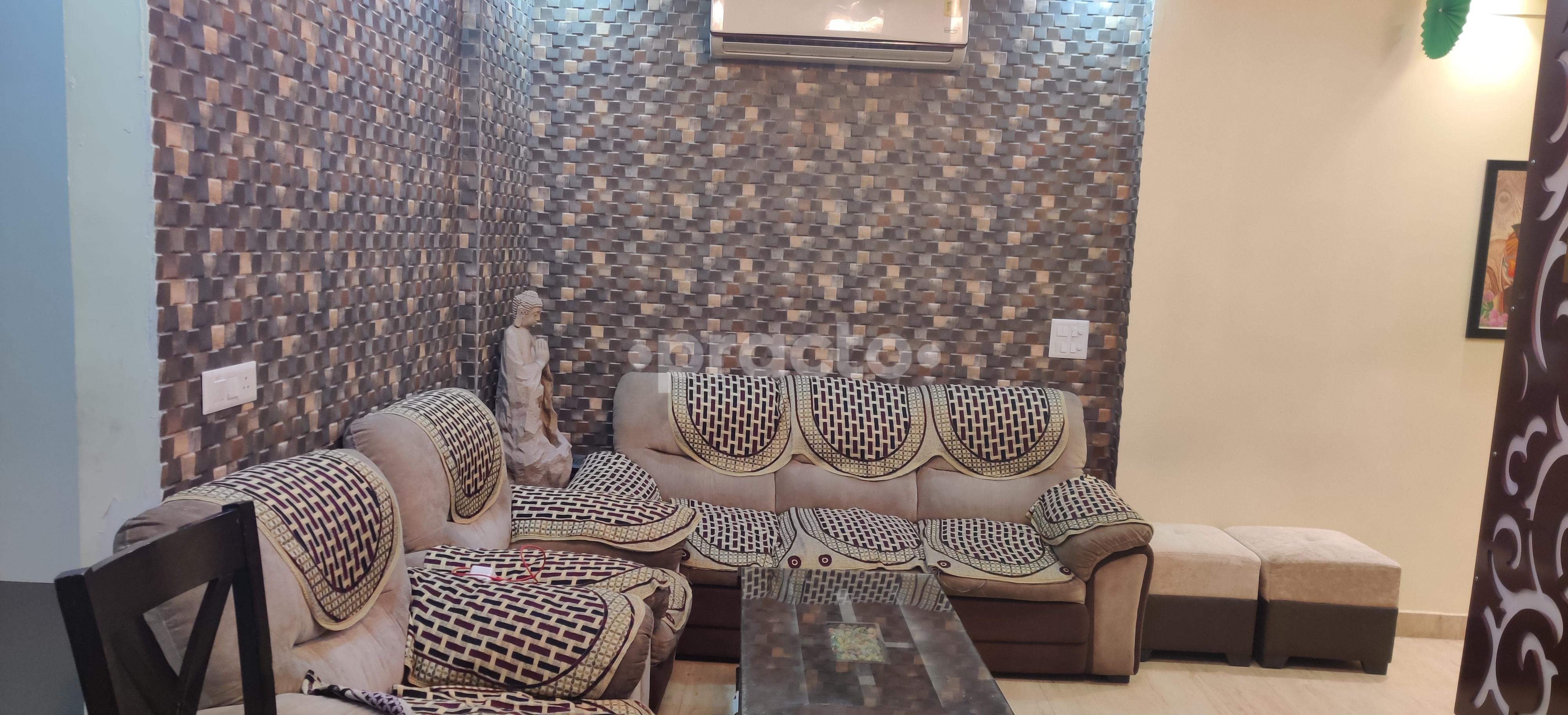 Waiting Area at Dr Kumar's  Family Clinic Sector 75 Noida