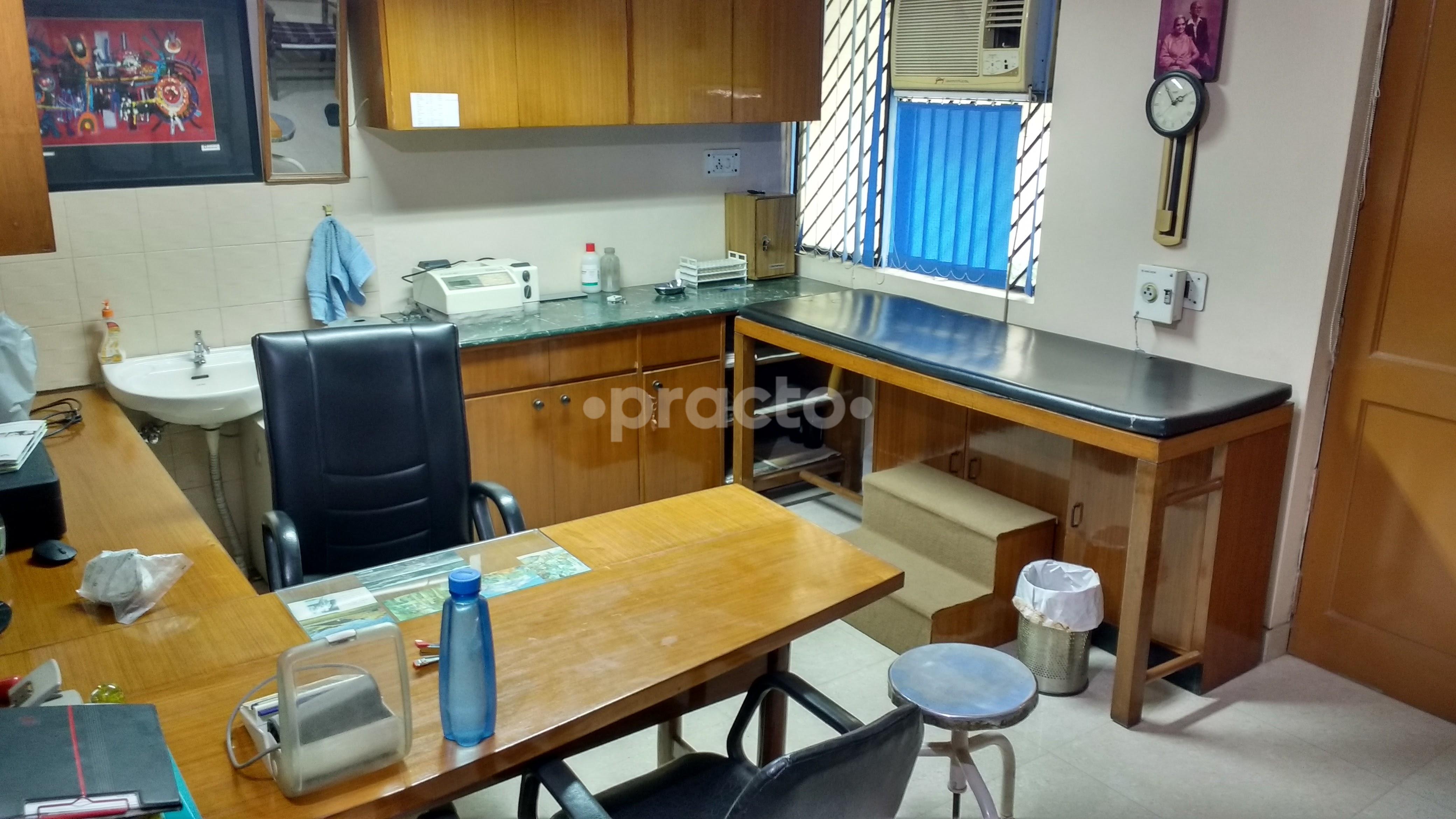 OPD/Ward at Dr Uma Kant Gupta Clinic Kaushambi Ghaziabad