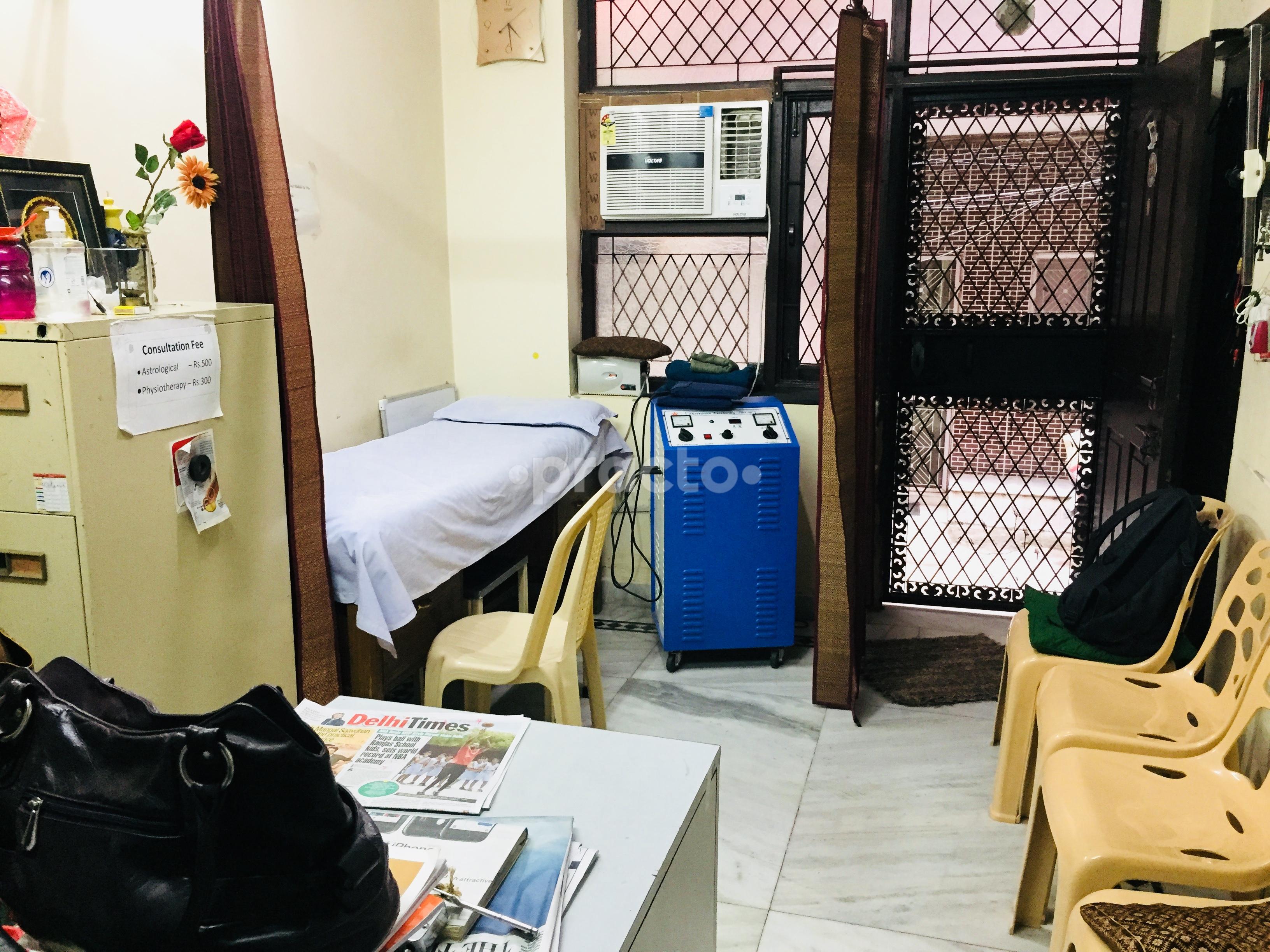 Reception at Dr. Punam Gupta's Complete Unit of Physiotherapy Alaknanda Delhi