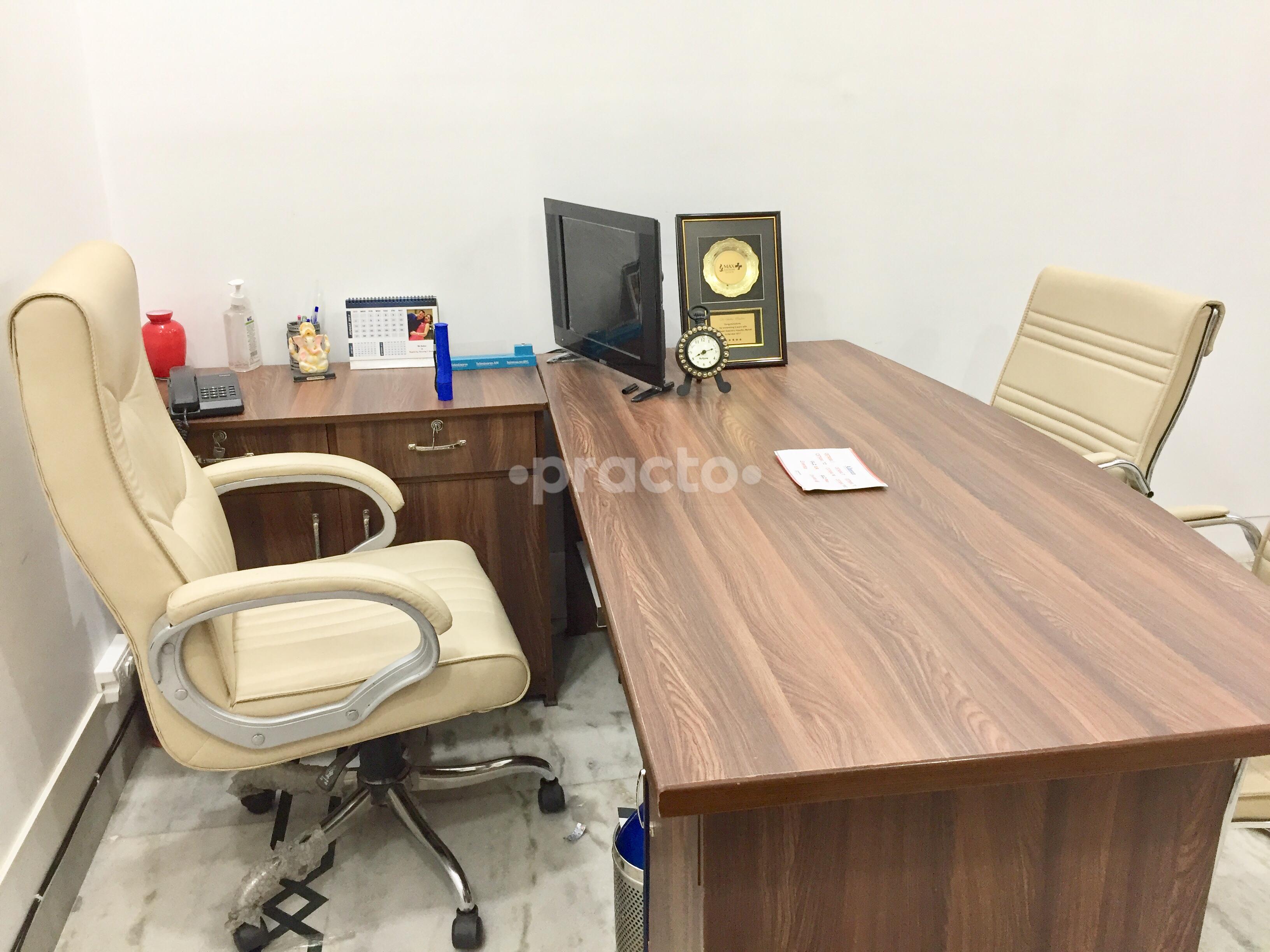 PANDOVE FAMILY CLINIC Phase 10 Mohali