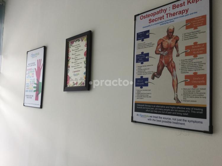 Waiting Area at OsteoVeda Rishi Nagar Ludhiana