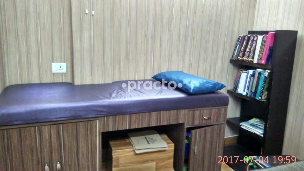 OPD/Ward at Dr Naresh Agarwal's Ortho and Pain Clinic Punjabi Bagh Delhi