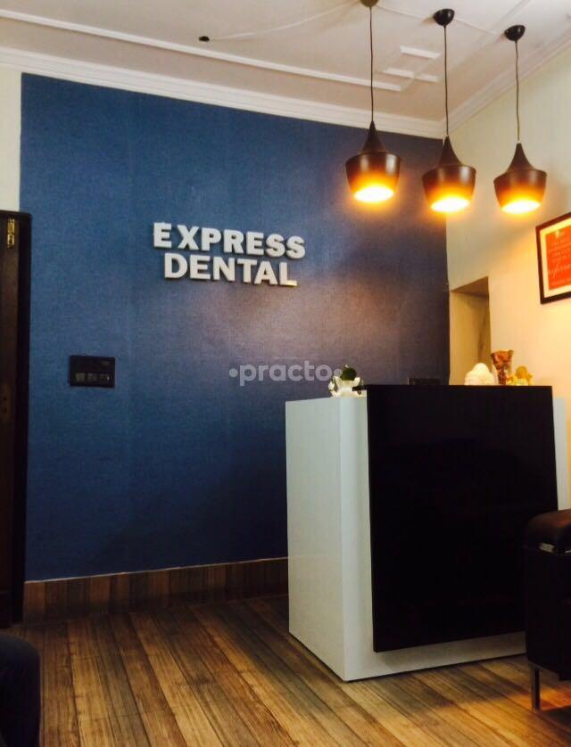 Reception at Express Dental DLF Phase II Gurgaon