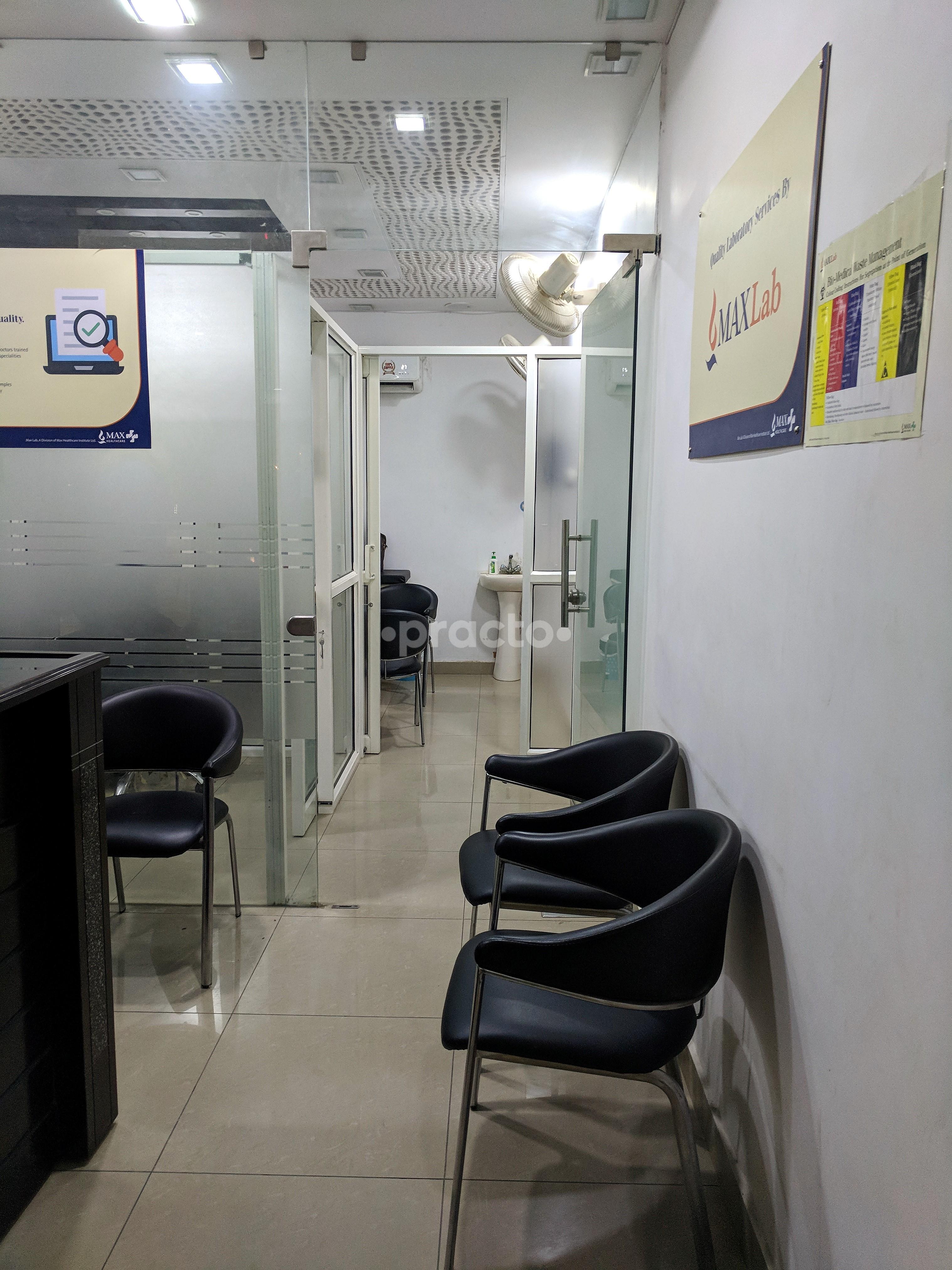 Waiting Area at Anamyam Clinic Sector 45 Noida