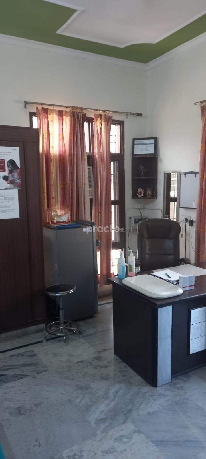 Consultation Room at Vikas Bhalla's Clinic Zirakpur Chandigarh