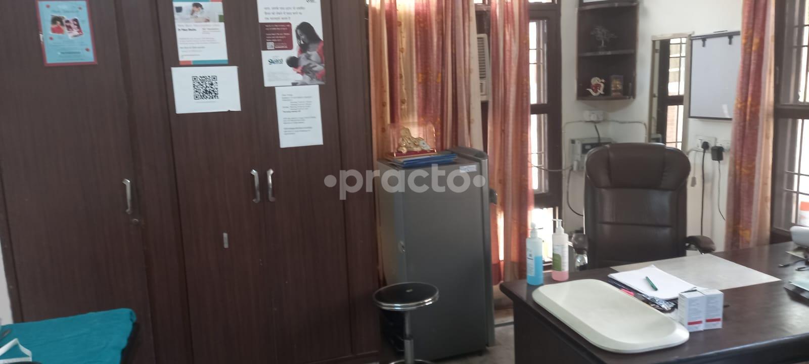 Consultation Room at Vikas Bhalla's Clinic Zirakpur Chandigarh