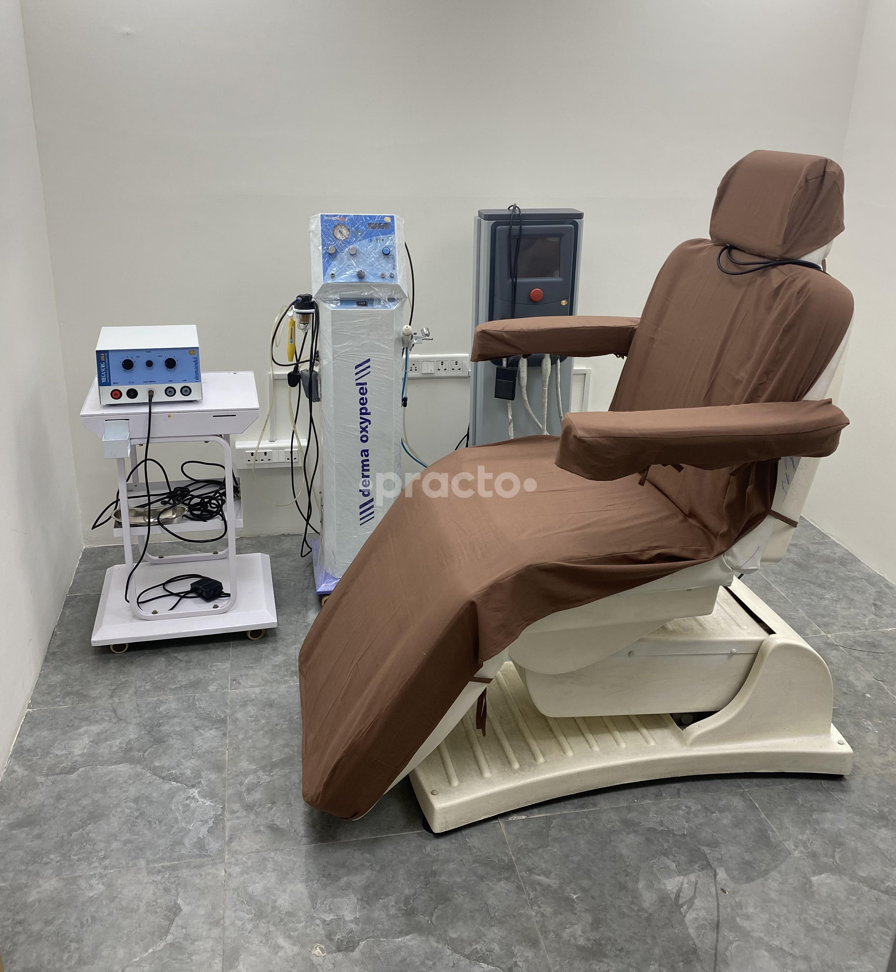 Equipment Area at Dr.Praneeth Skin.Hair.Laser Clinic KPHB Hyderabad