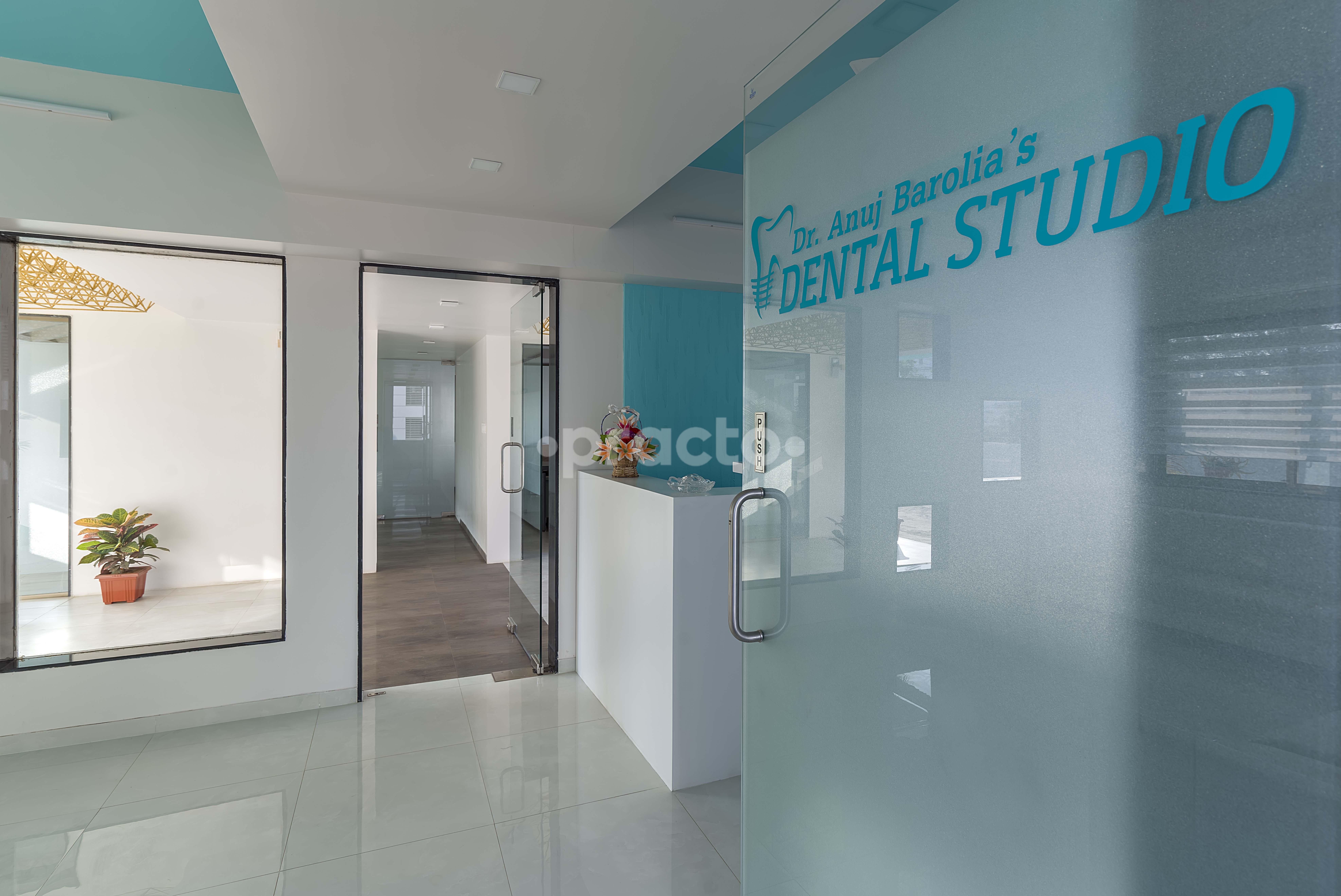 Reception at Dr Anuj Barolia's Dental Studio Alkapuri Vadodara