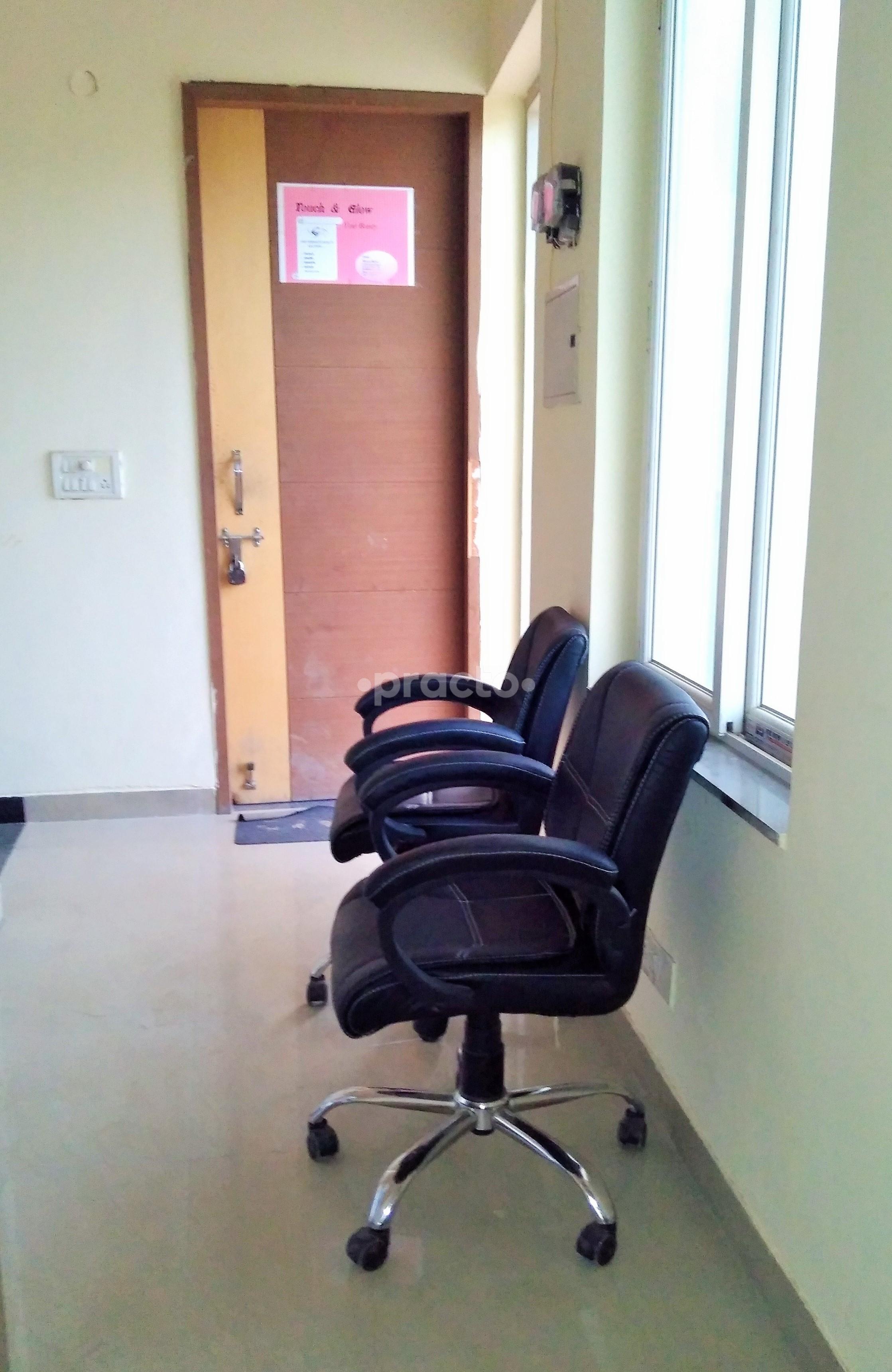 Waiting Area at Center for Dental Implants & Esthetics Gurgaon Sector 109 Gurgaon