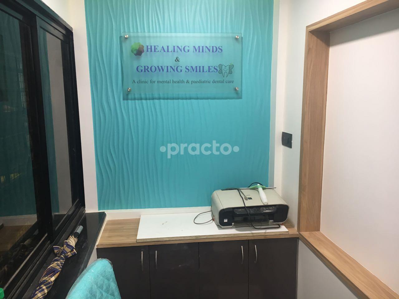 Reception at Growing Smiles Clinic Bandra East Mumbai