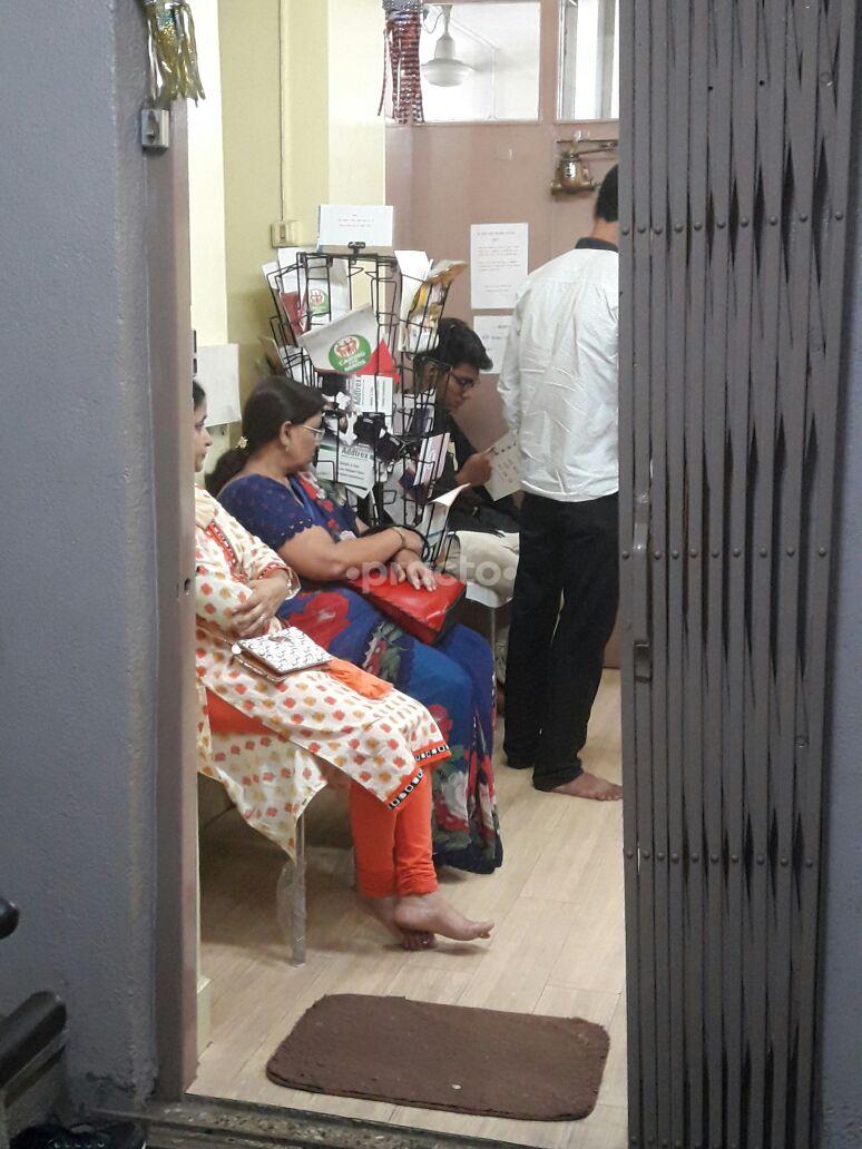 Waiting Area at Dr Niket Kasar Clinic Tilak Road Pune