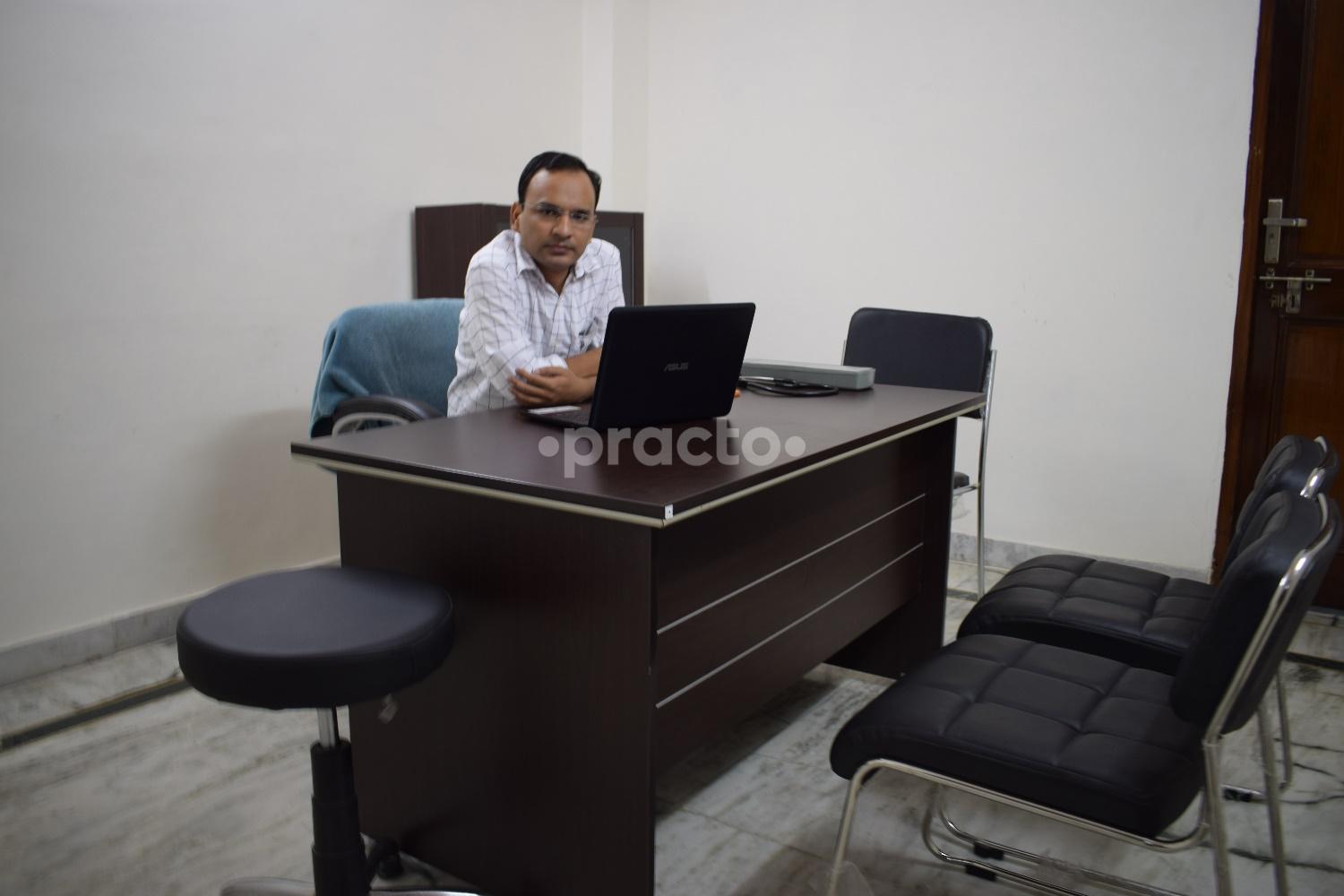 Dr. Rajesh Ramuka Clinic Mukherjee Nagar Delhi