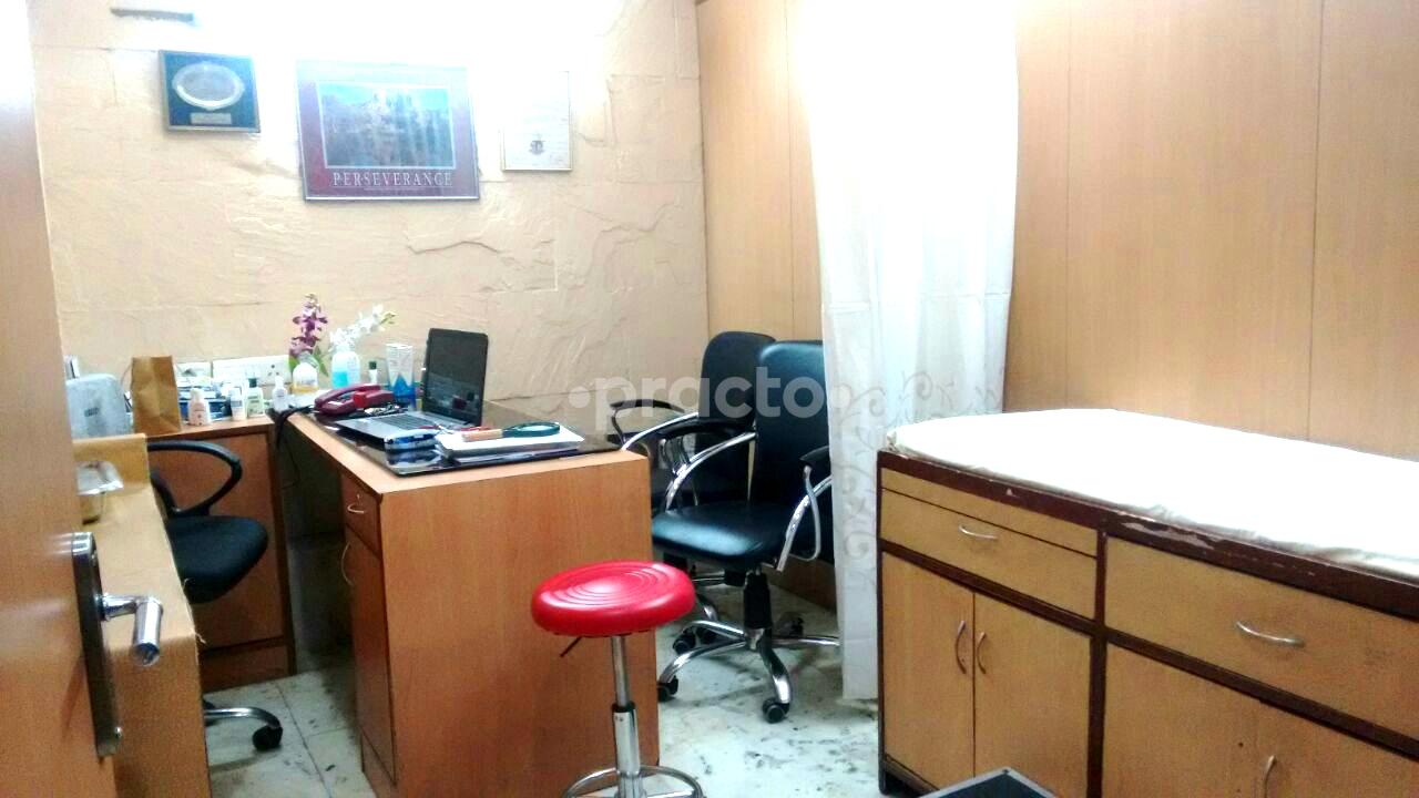 OPD/Ward at Asthma Herbal Treatment Centre-Medi Centre Safdarjung Development Area Delhi