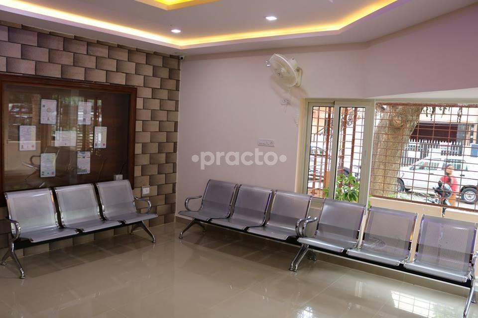 Waiting Area at Samhita Dental and Poly Clinic Basaveshwaranagar Bangalore