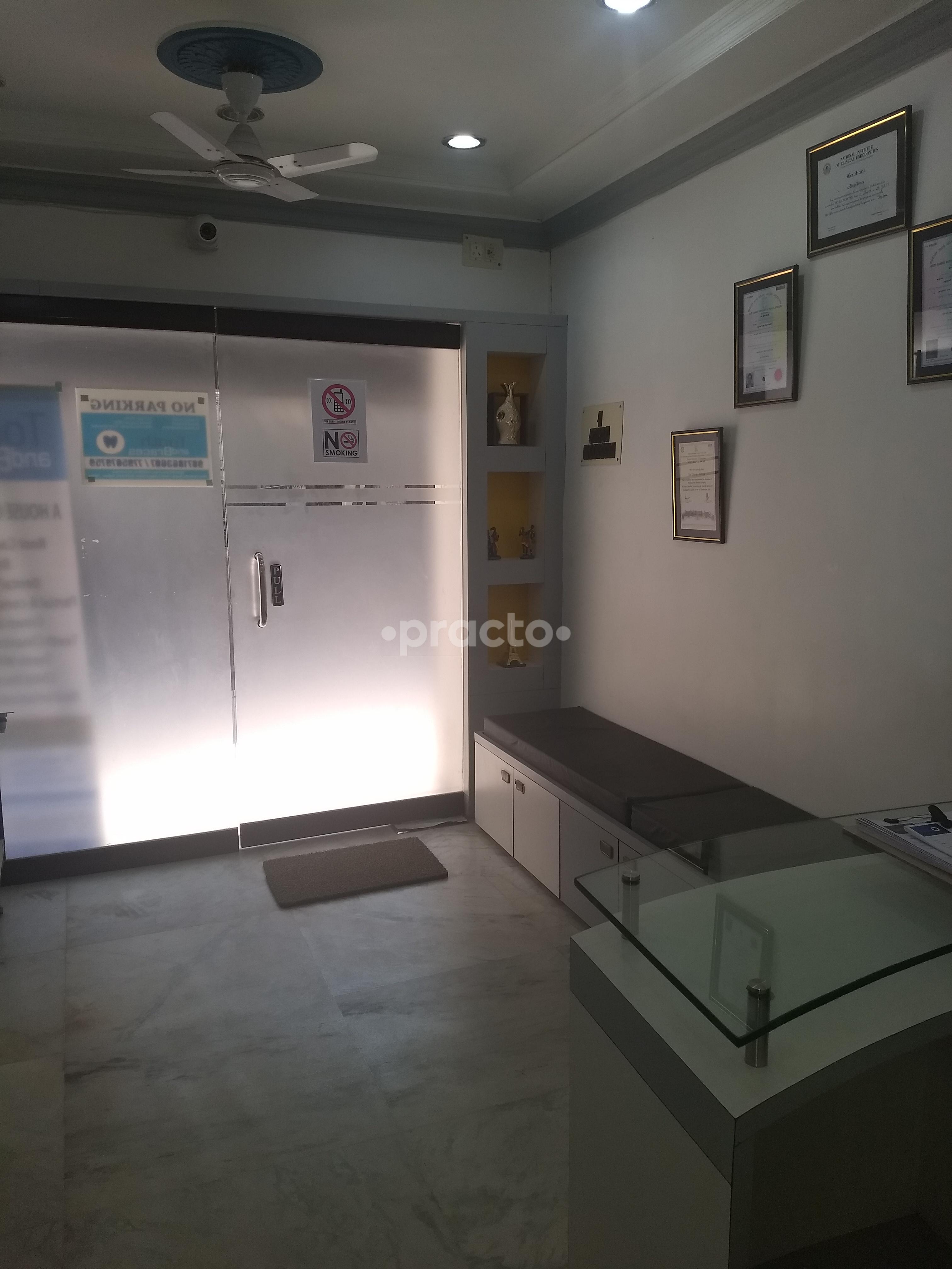 Reception at Tooth and Braces Tollygunge Kolkata
