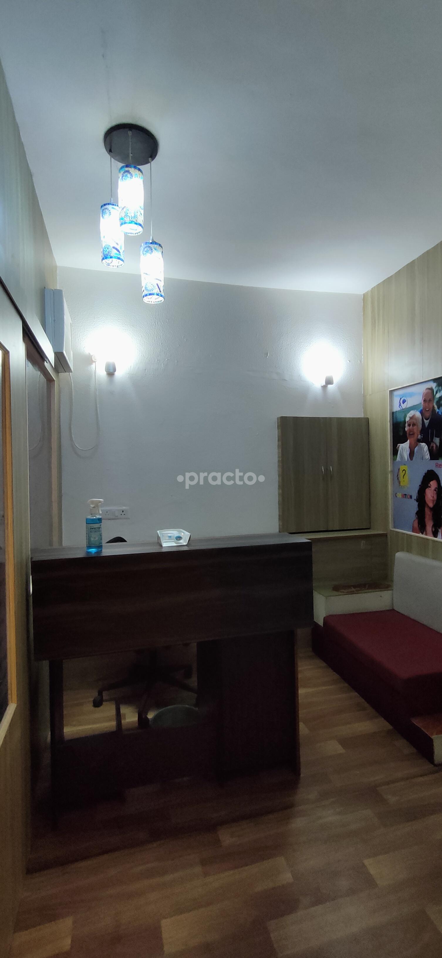 Reception Area at Robins Physiocare Ardee City Gurgaon