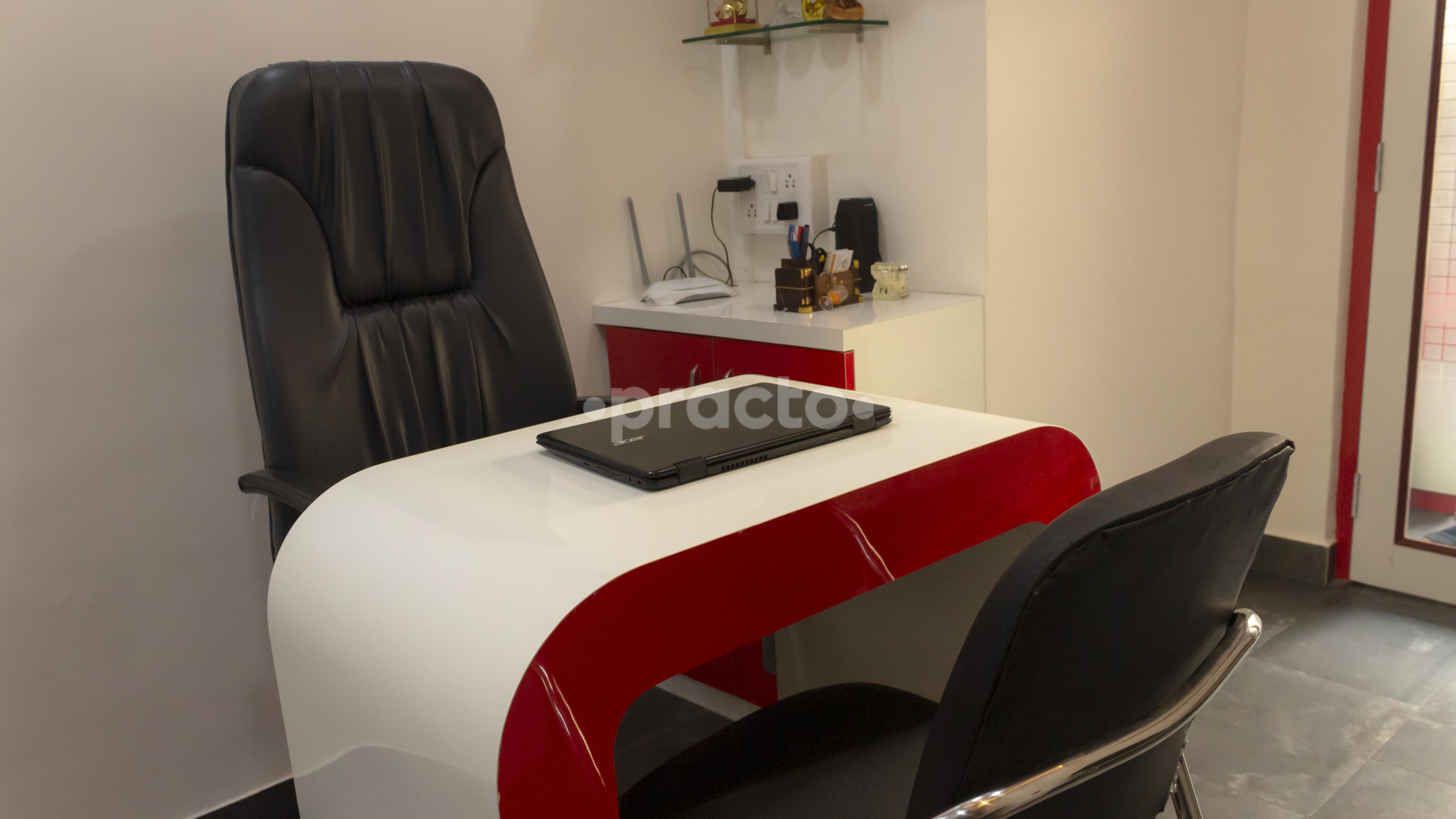 Consultation Room at Dr Kanan's Advanced Dental Care Borivali West Mumbai