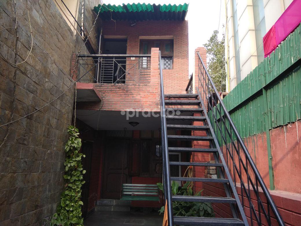 Entrance at Let's Talk Punjabi Bagh Delhi