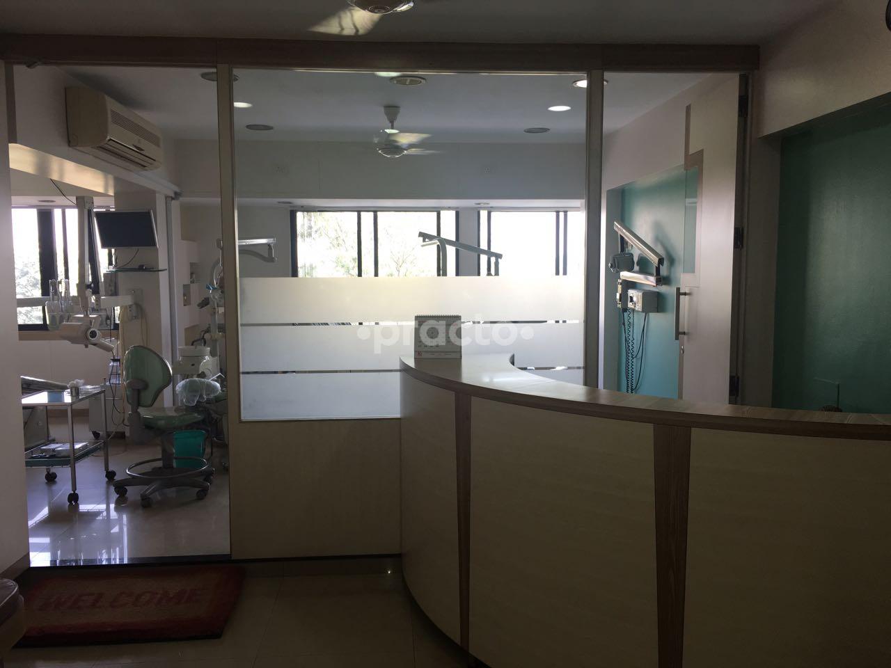 Reception at Dr. Parulekar's Dental Clinic Camp Pune