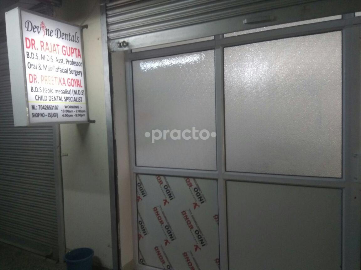 Entrance at Devine Dental Indirapuram Ghaziabad