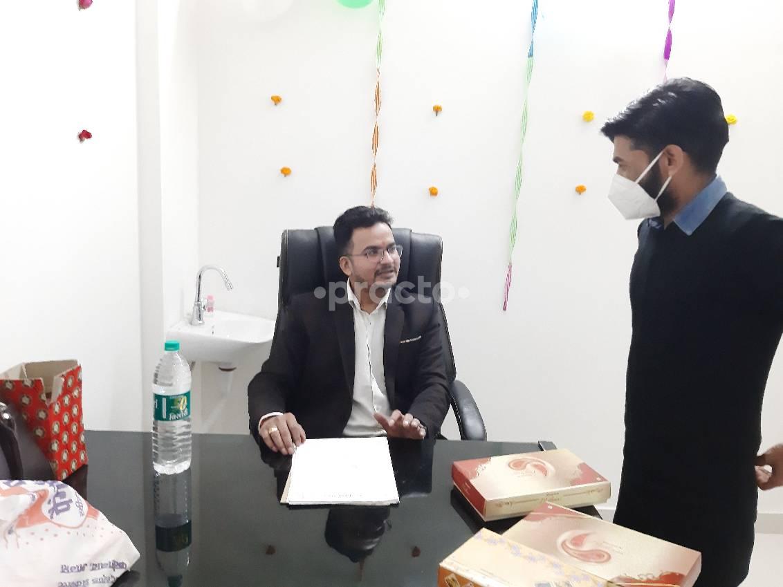 Dr Mukesh Kumar Baghel Tajganj Agra