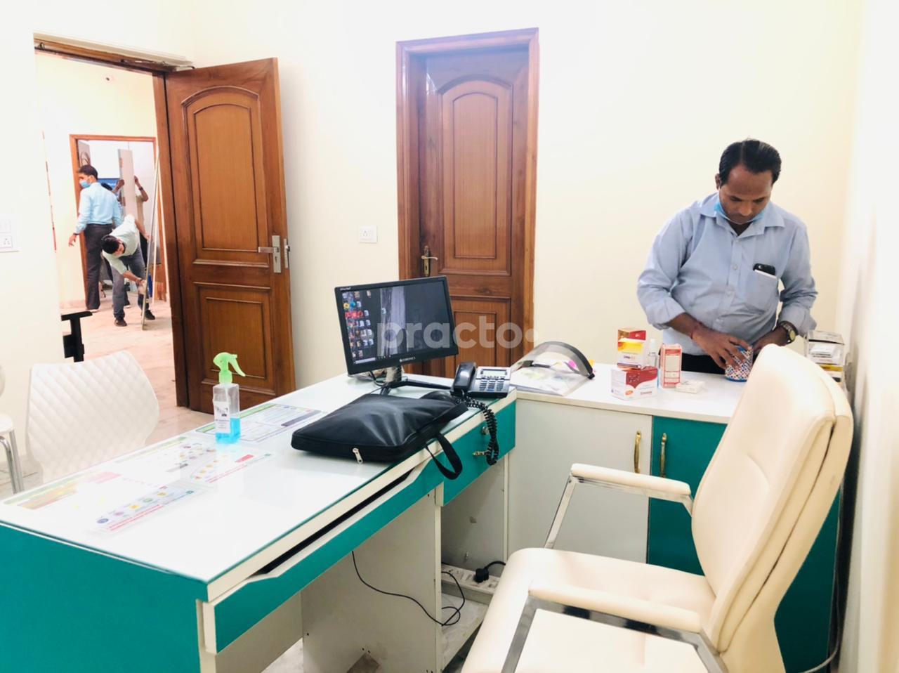 Consultation Room at Dr Monga Medi Clinic Rajouri Garden Delhi
