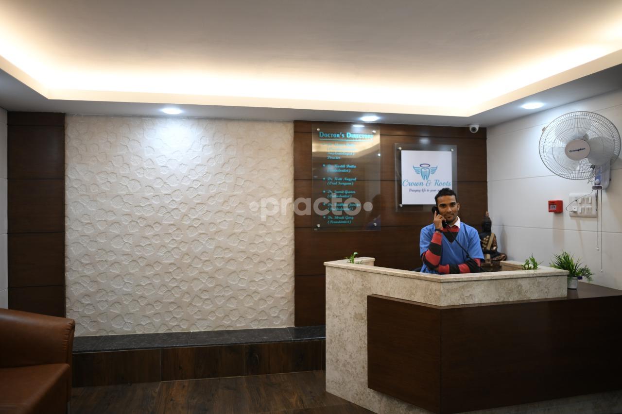 Reception at Crown And Roots South Extension 2 Delhi