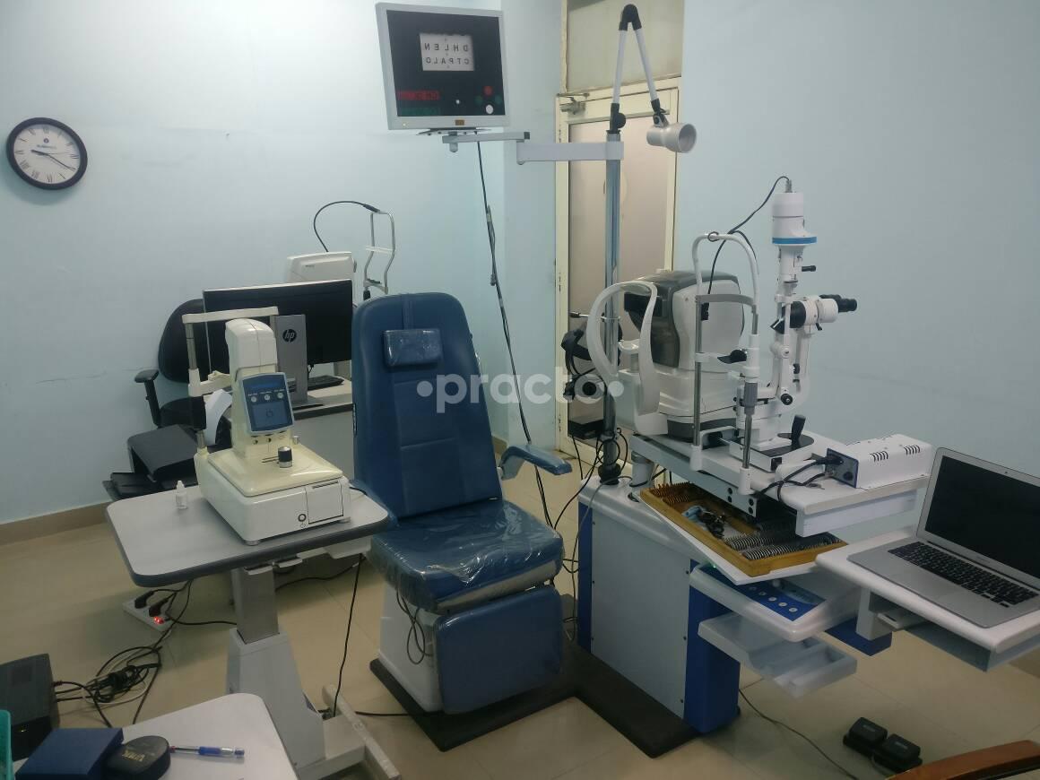 Services at Dipakshi Vision Care Sector 33 Noida