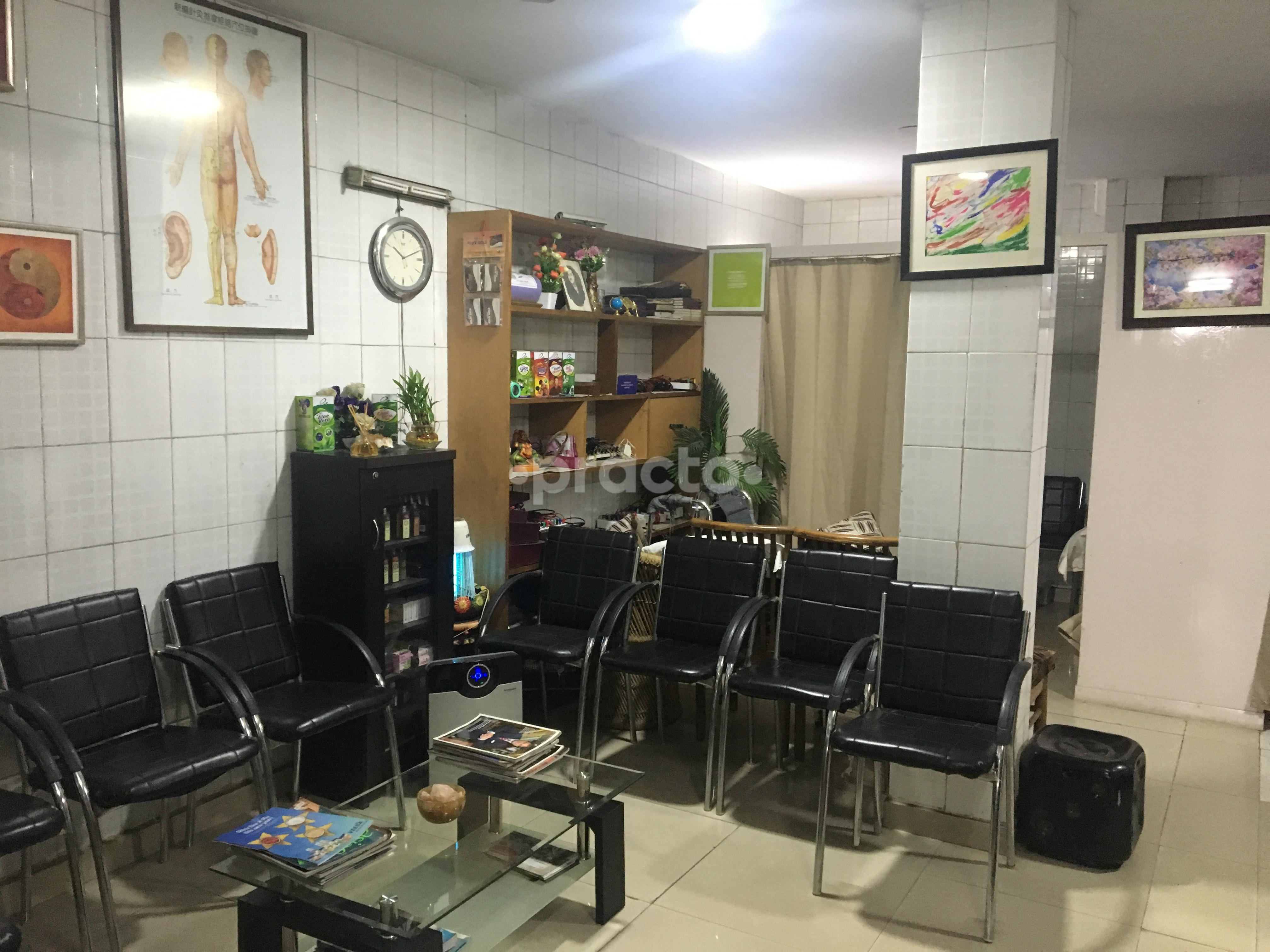 Waiting Area at DR Aadil khan acupuncture clinic Hazrat Nizamuddin Delhi