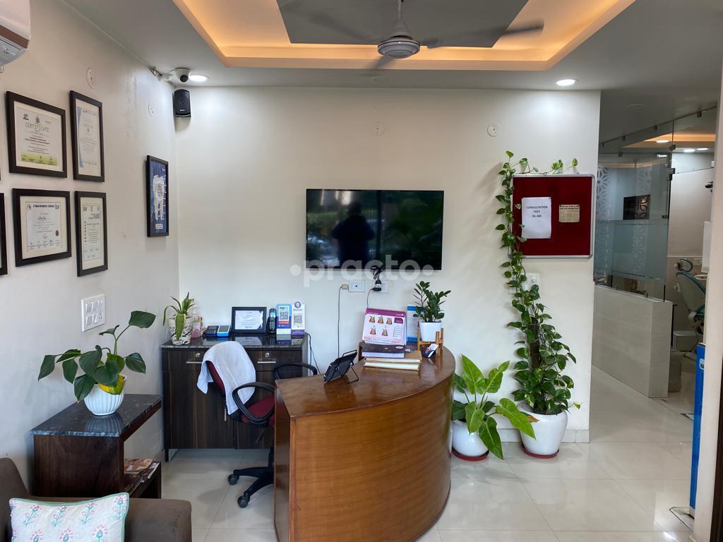 Outside Area at Rana Dental Sector 22 Noida