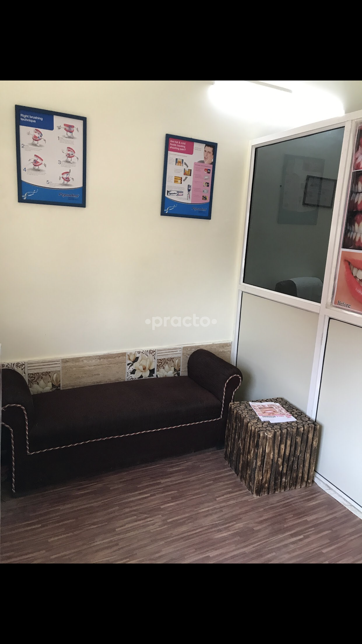 Reception at DaVinci Dental Clinic Sector 141 Noida