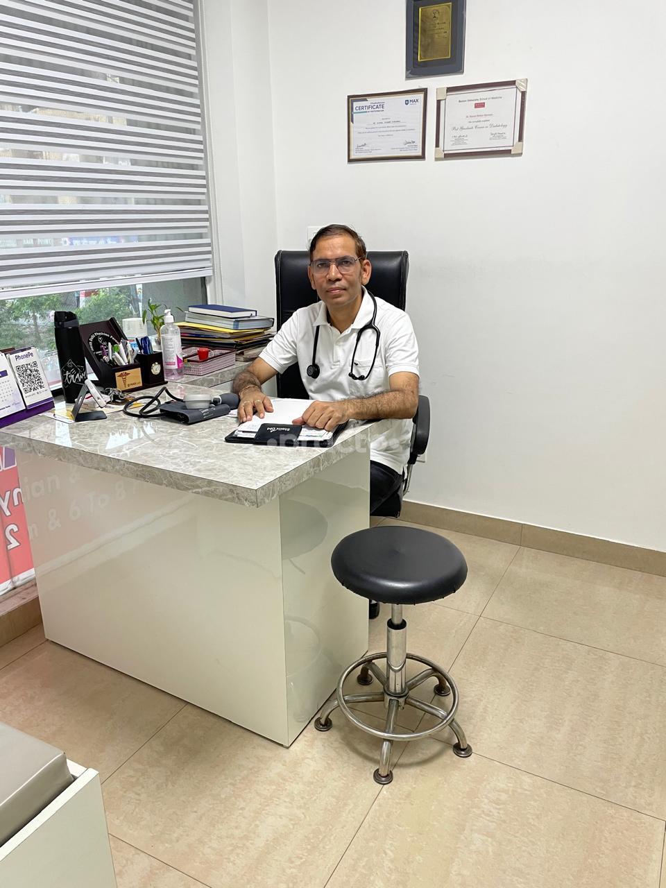 Consultation Room at Kamal Karnani's Clinic Rohini Sector 9 Delhi