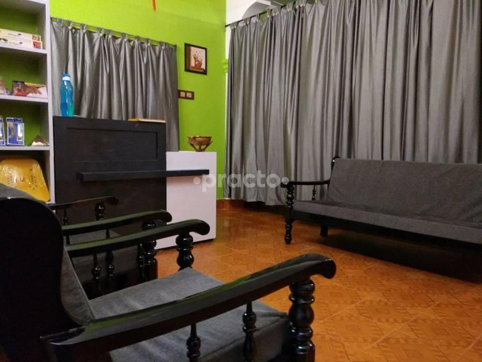 Aura Holistic Health Center Physiotherapy & Acupuncture School. Madandapuram Chennai