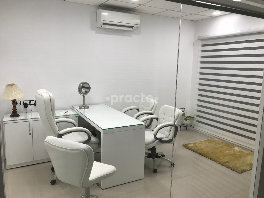 OPD/Ward at Dr. Anvika's Clinic Pitampura Delhi