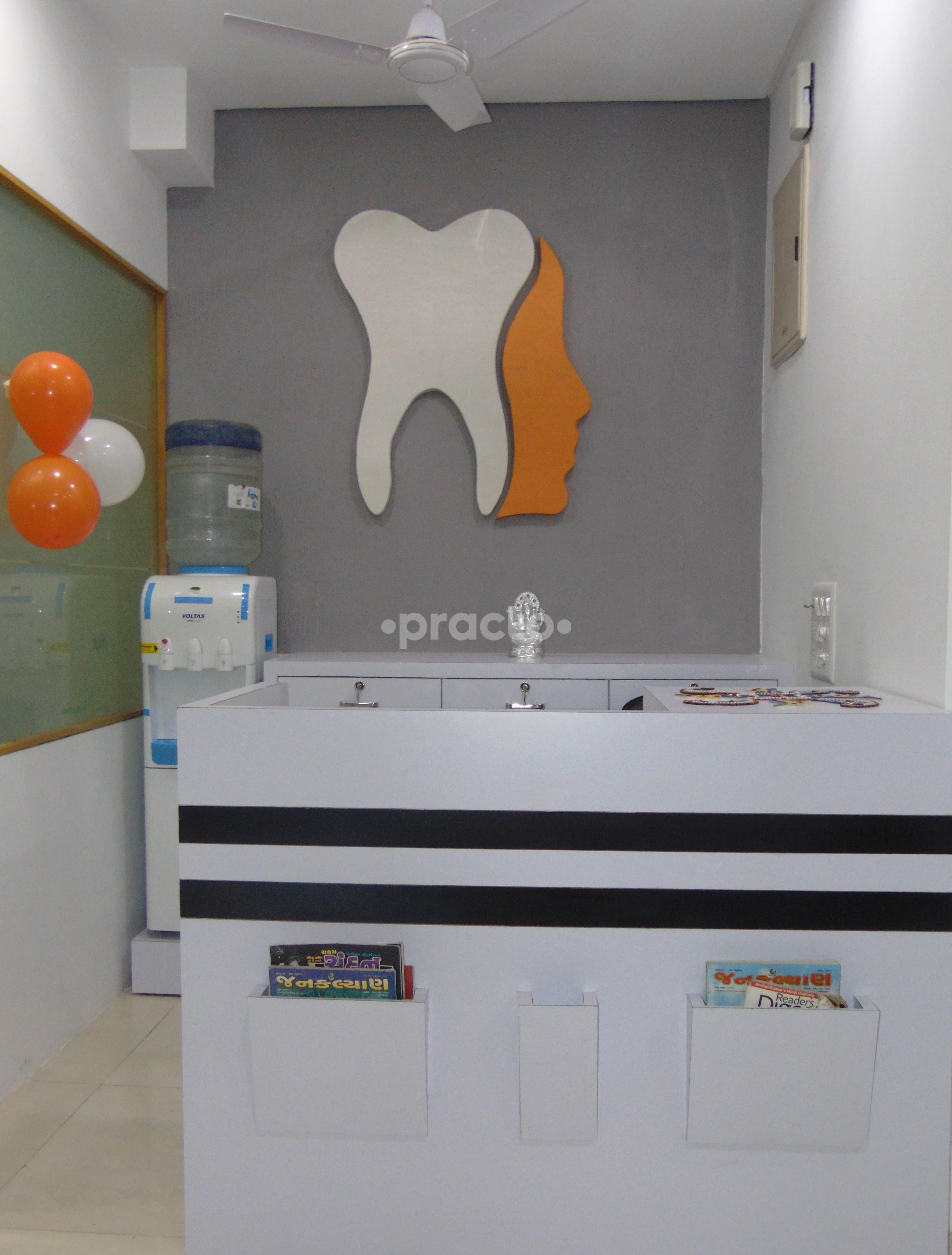 Reception at HD Dental Clinic Implant and Maxillofacial Center Navrangpura Ahmedabad