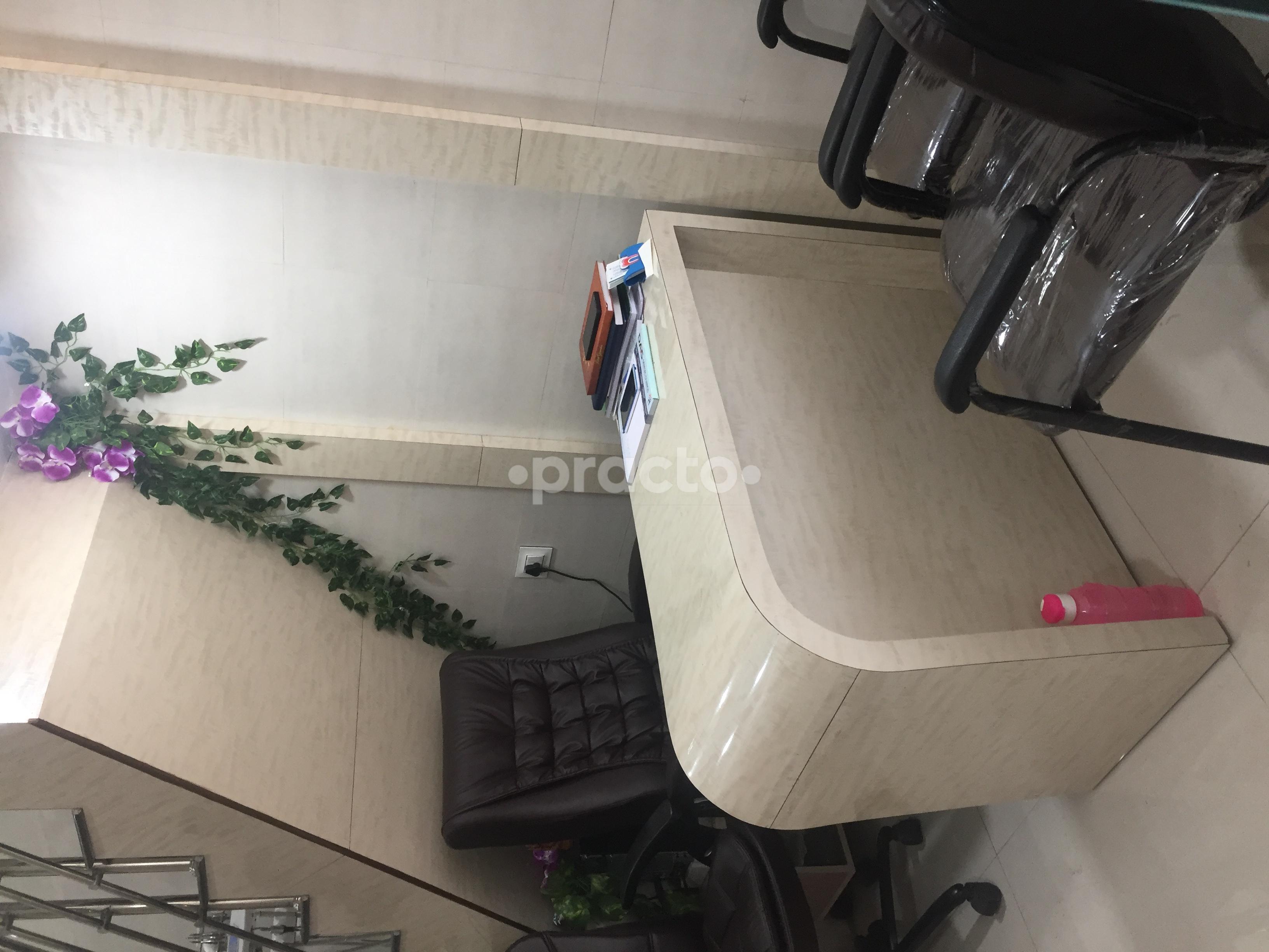 OPD/Ward at Das Dental clinic Sadar Nagpur