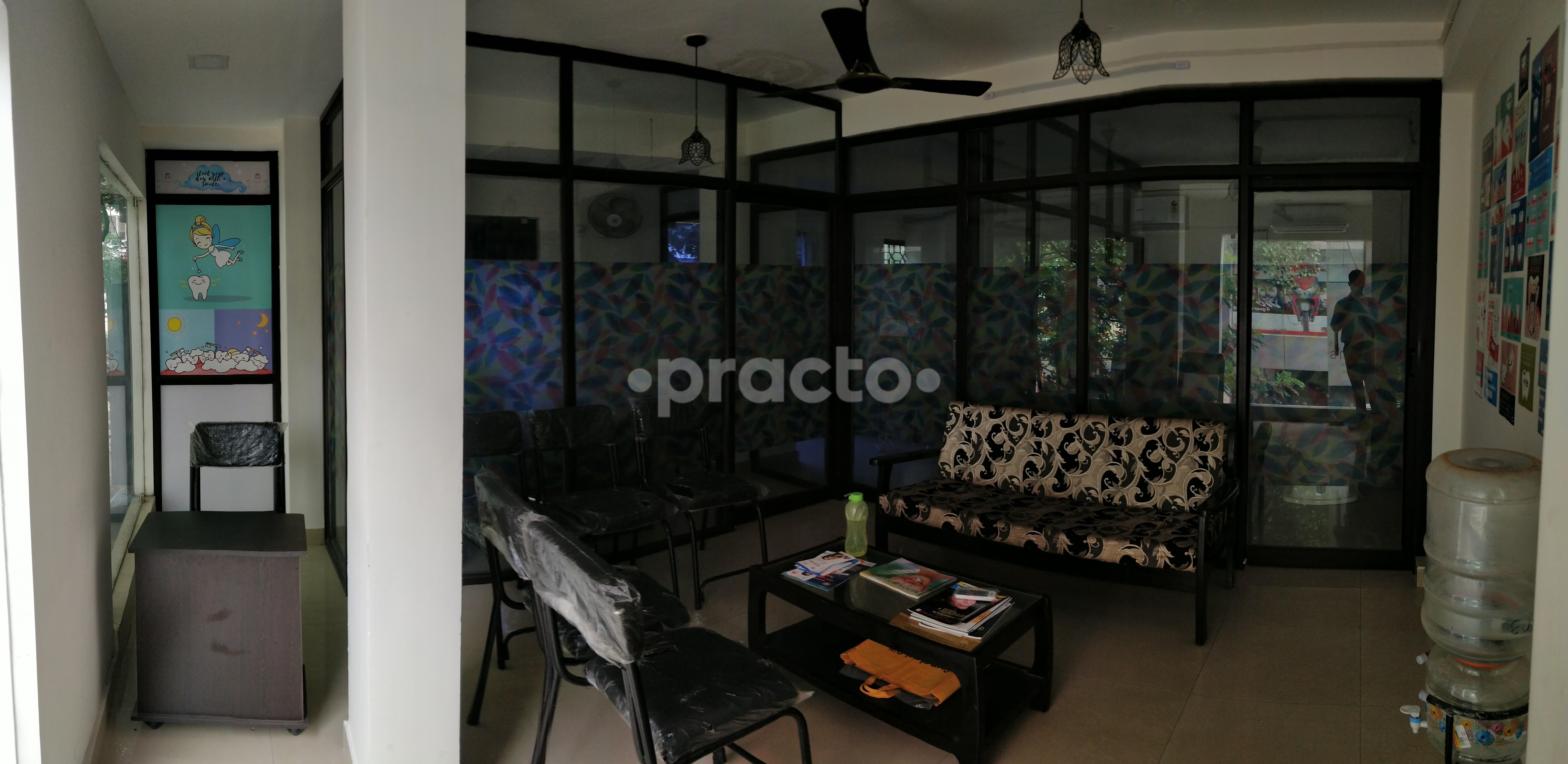 Waiting Area at Dr.Vikram's Dental & General Clinic Ashok Nagar Chennai