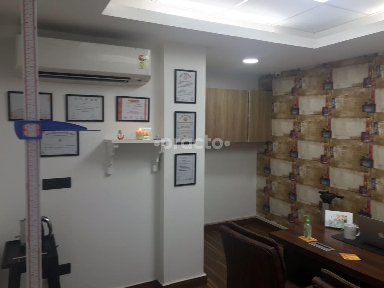 Consultation Room at Avni Kaul ‘s Nutri Activania Saket Delhi