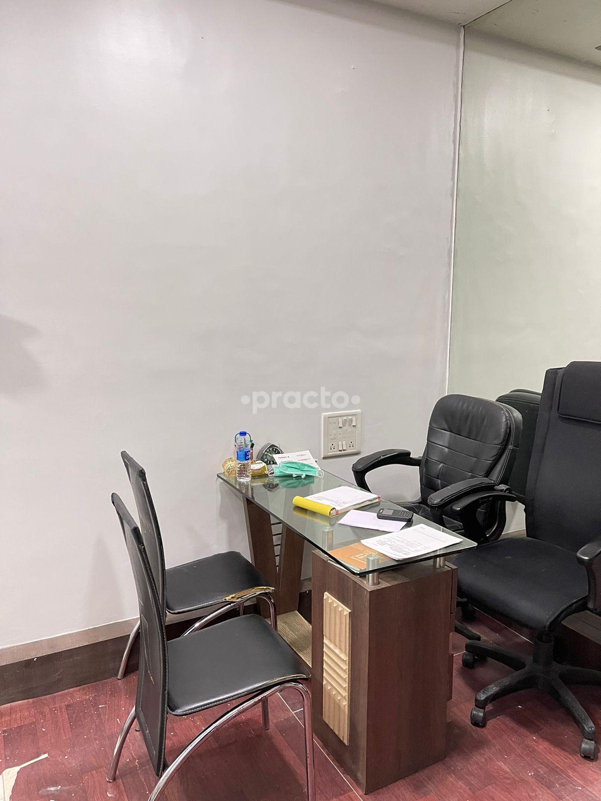 Consultation Room at Dr Malu's Dental & Maxillofacial Clinic New Modikhana Pune