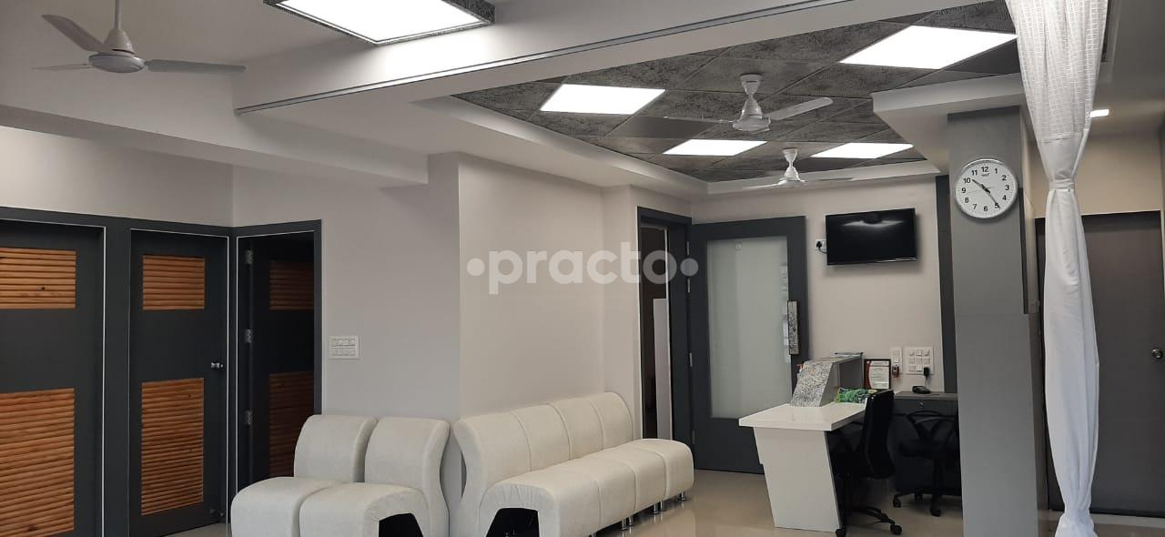 Waiting Area at Vivacare Advanced Physiotherapy & Pain Clinic Baner Pune