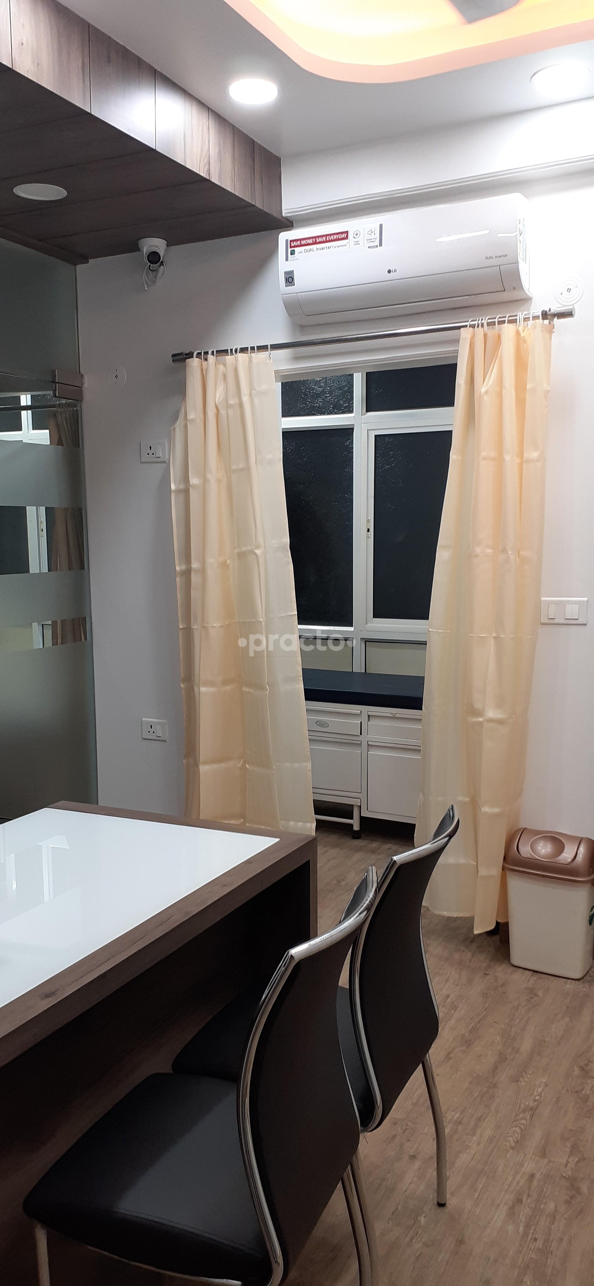 Examination Room at Dr. Agrawal Clinic Sector 78 Noida